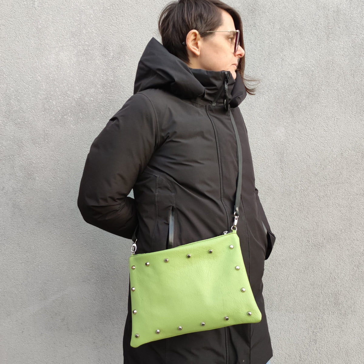 Tracollina lime con borchie