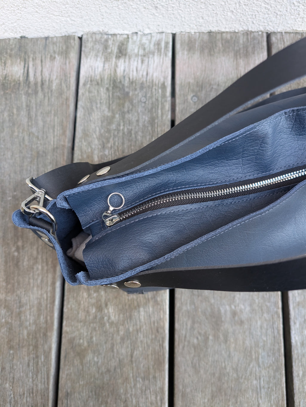 Low tote bag