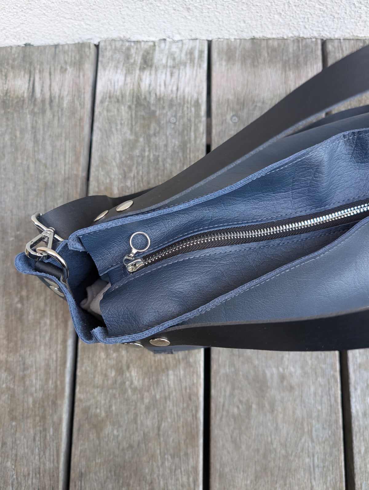 Low tote bag