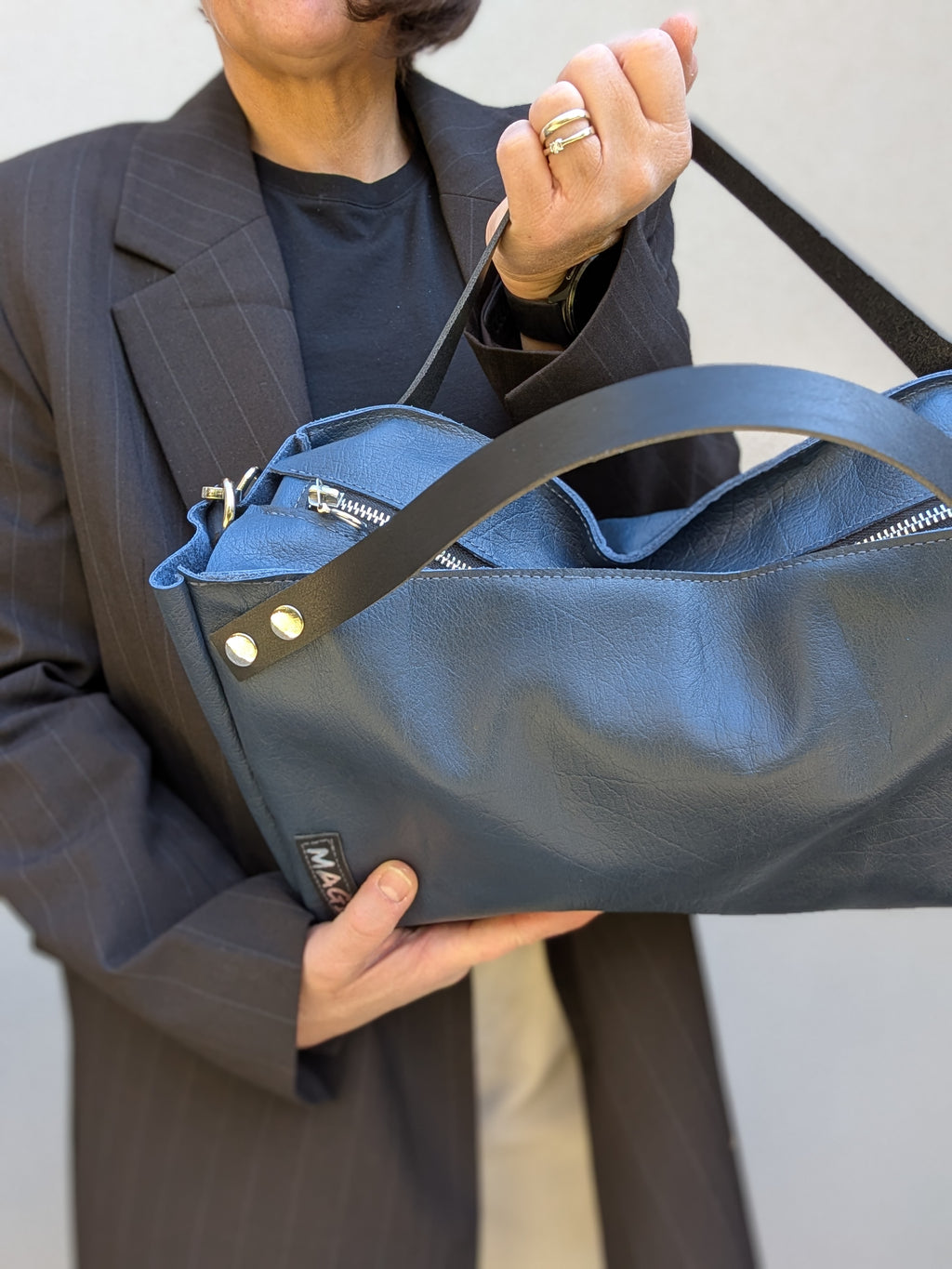 Low tote bag