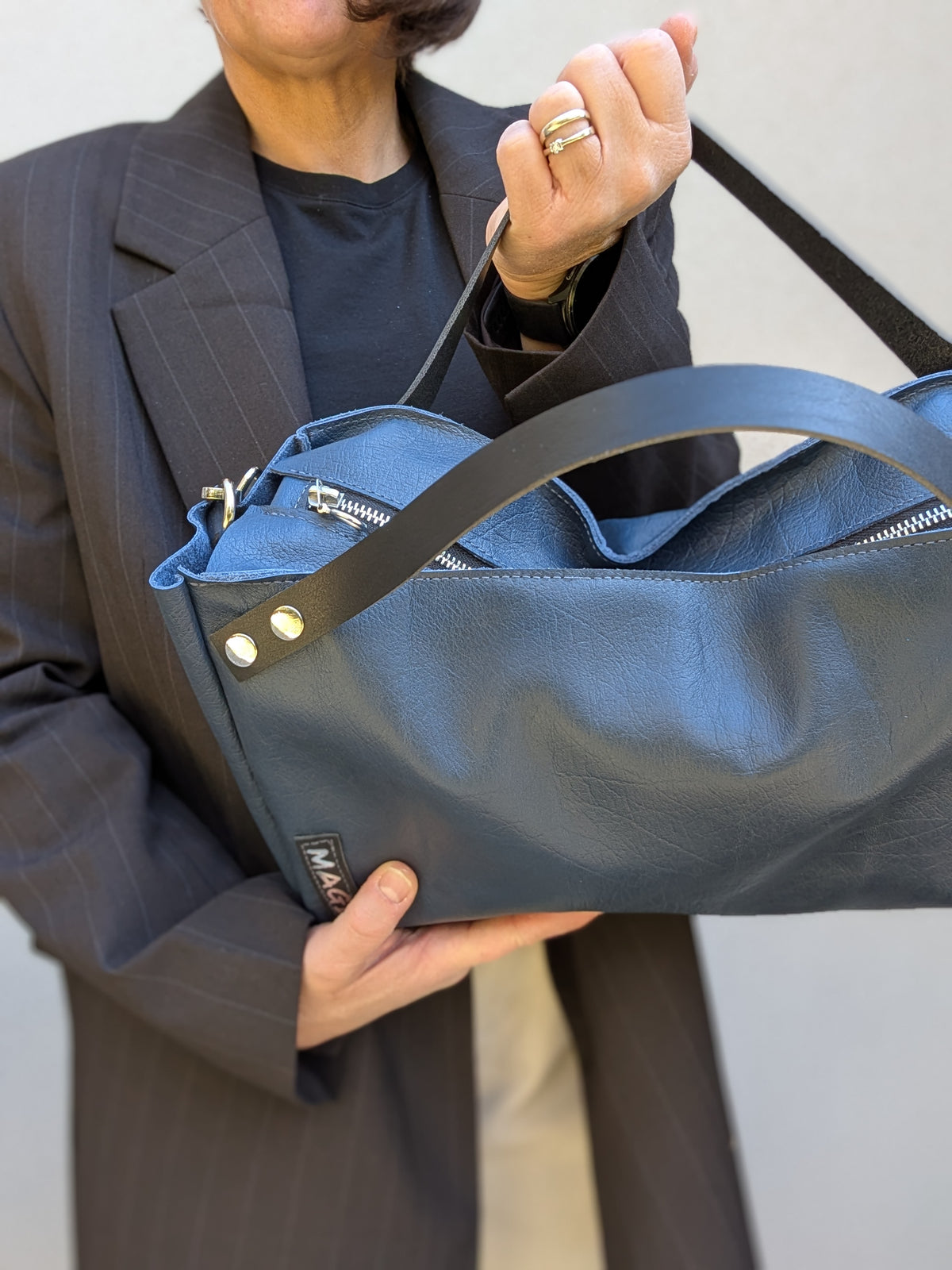 Low tote bag