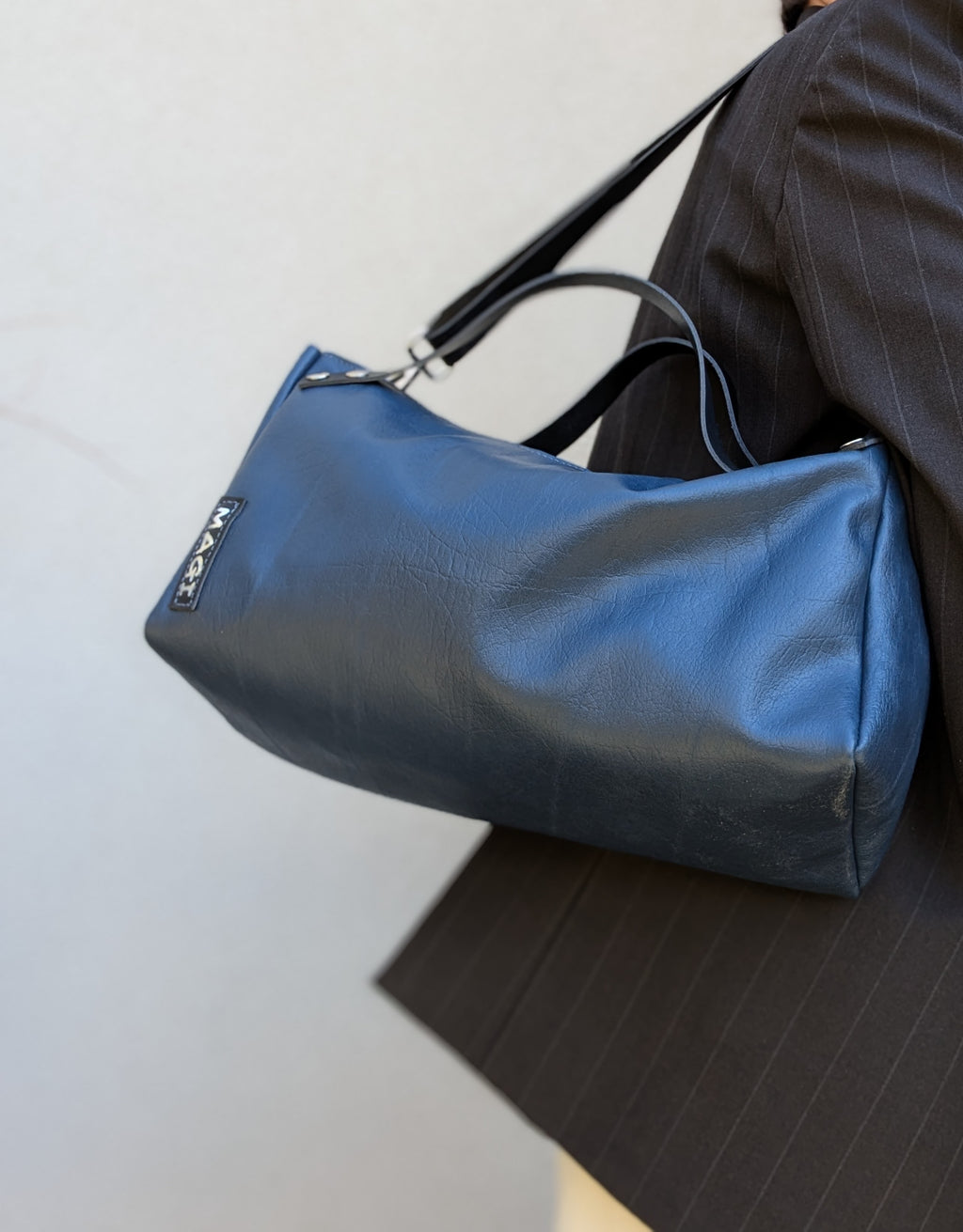 Low tote bag